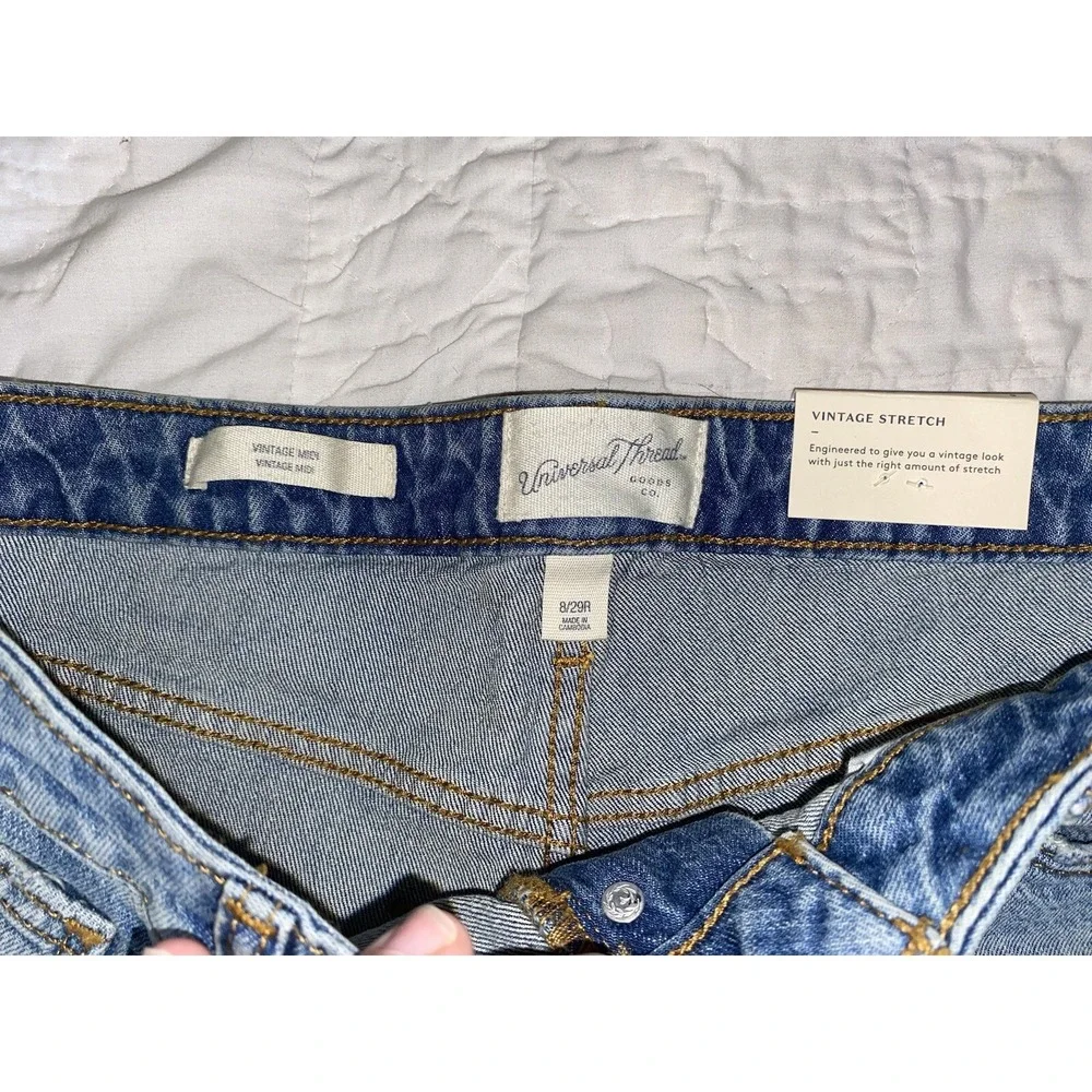 NWT Universal Threads " Vintage Midi Shorts"Women's Size 8  Inseam 4" Cut Off - Picture 3 of 10